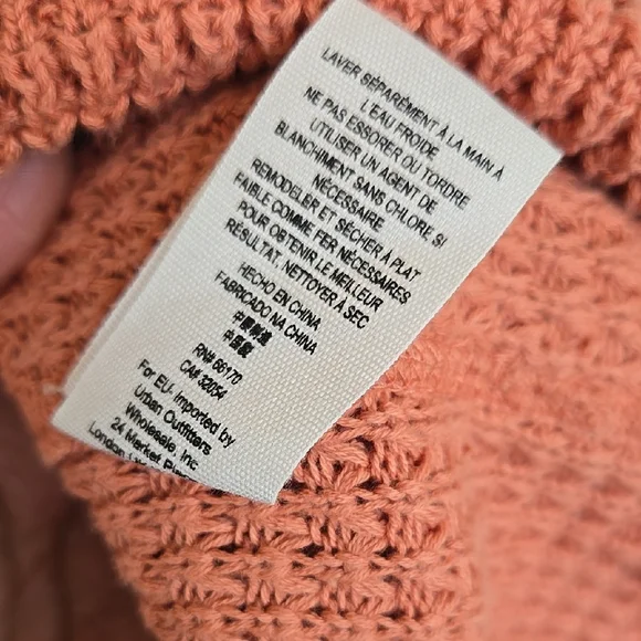 Free People Women's  Coral-Salmon Pink Cold Shoulder Knit Sweater Size M - Picture 14 of 16
